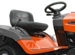 Husqvarna Rasentraktor TC 138L Winterpaket mit Schneeschild, Gummileiste, Gewicht und Schneeketten – Modell 2023 - Bild 2