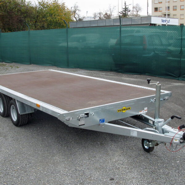 Humbaur Universal 3000 Seilwinde und Auffahrbohlen