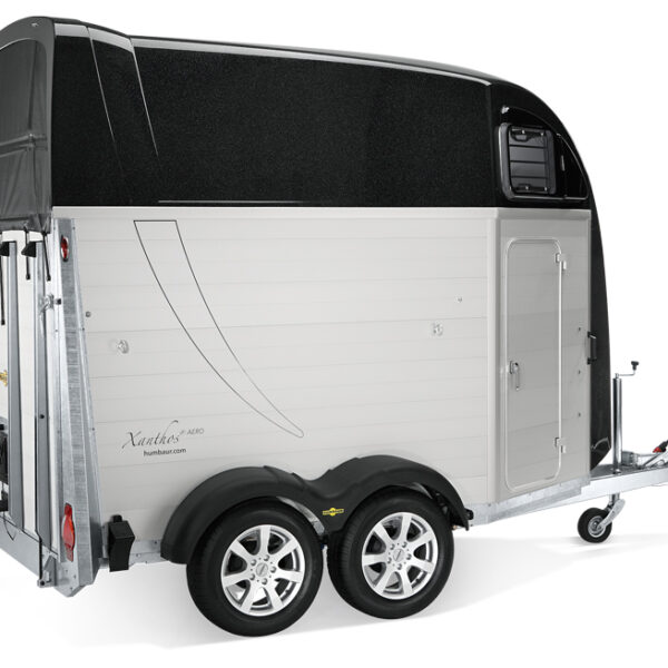 Humbaur Xanthos Aero 2700 S Aerodynamischer Bug | EquiDrive® PLUS S Fahrwerk
